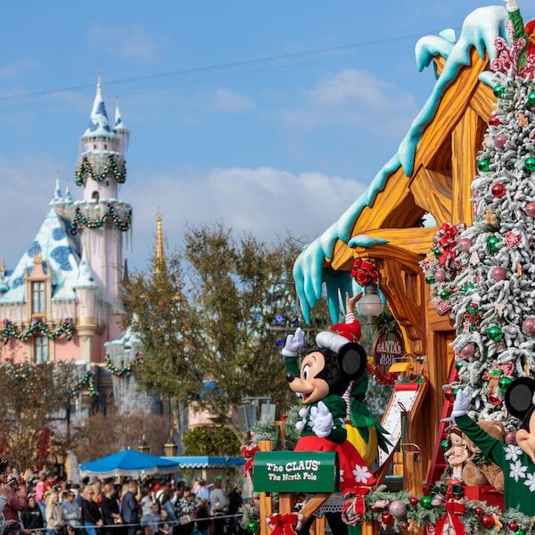 Disneyland Resort Announces Their Holiday Season Dates and Entertainment