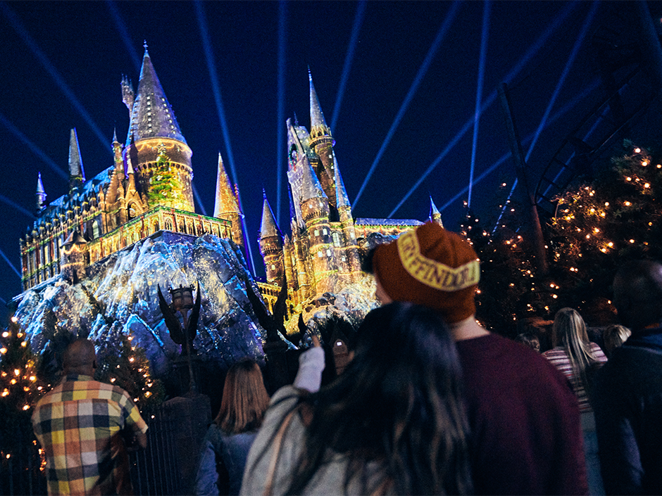 Holiday lights show at Hogwarts - Universal Studios Hollywood