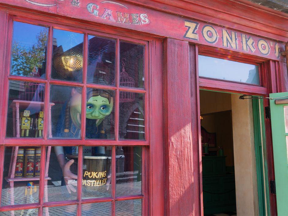 Shop window of Zonko's Joke Shop in The Wizarding World of Harry Potter.