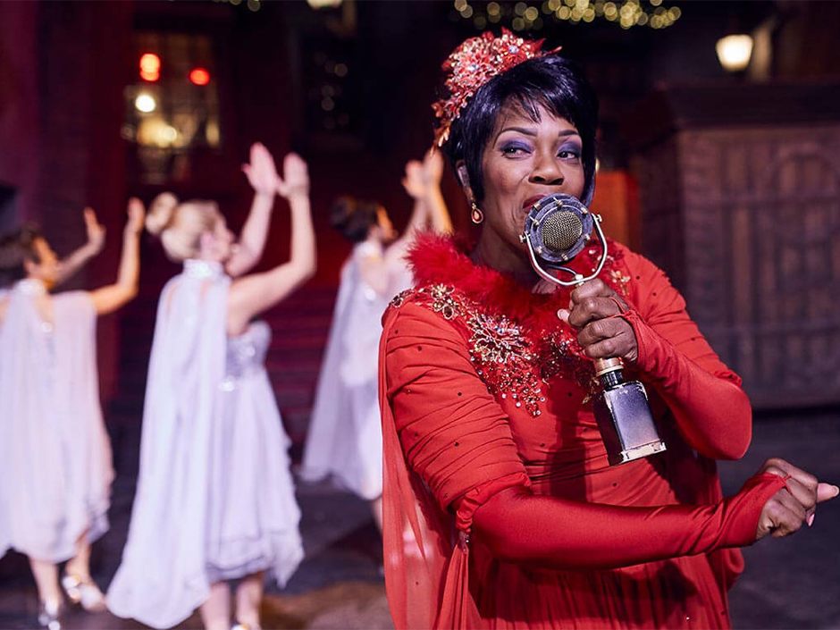 Celestina Warbeck sings a Christmas Carol with her back-up banshees
