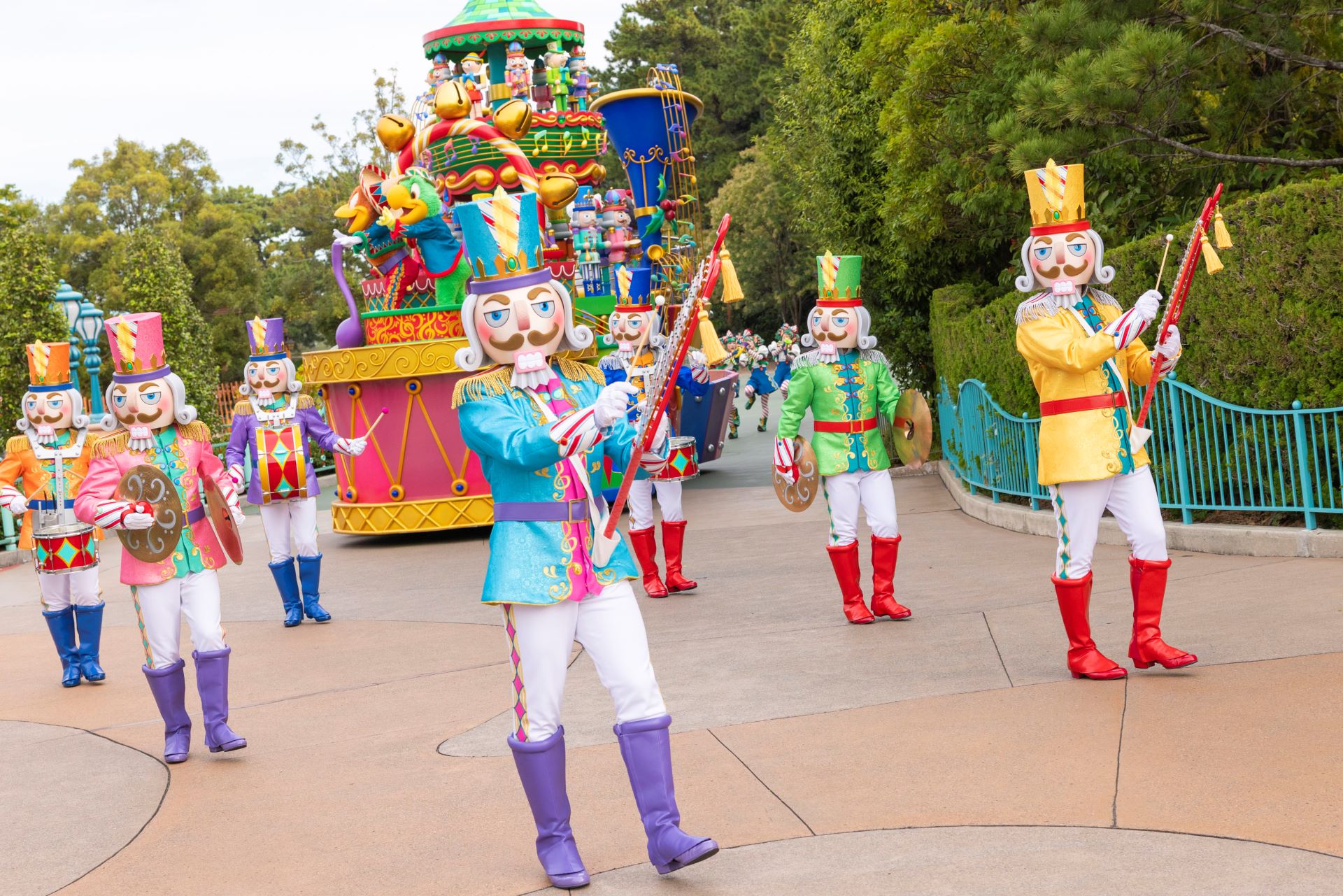 Holiday Entertainment at Tokyo Disneyland 2025