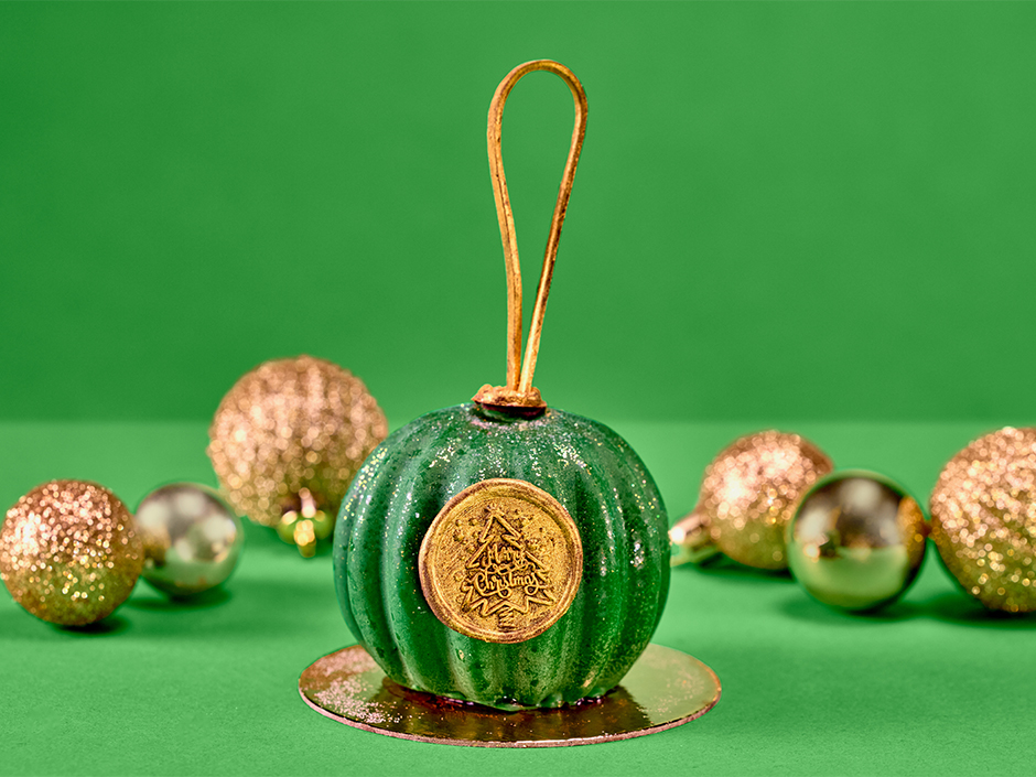 An Elegant Ornament dessert available at TODAY Cafe in Universal Studios Florida