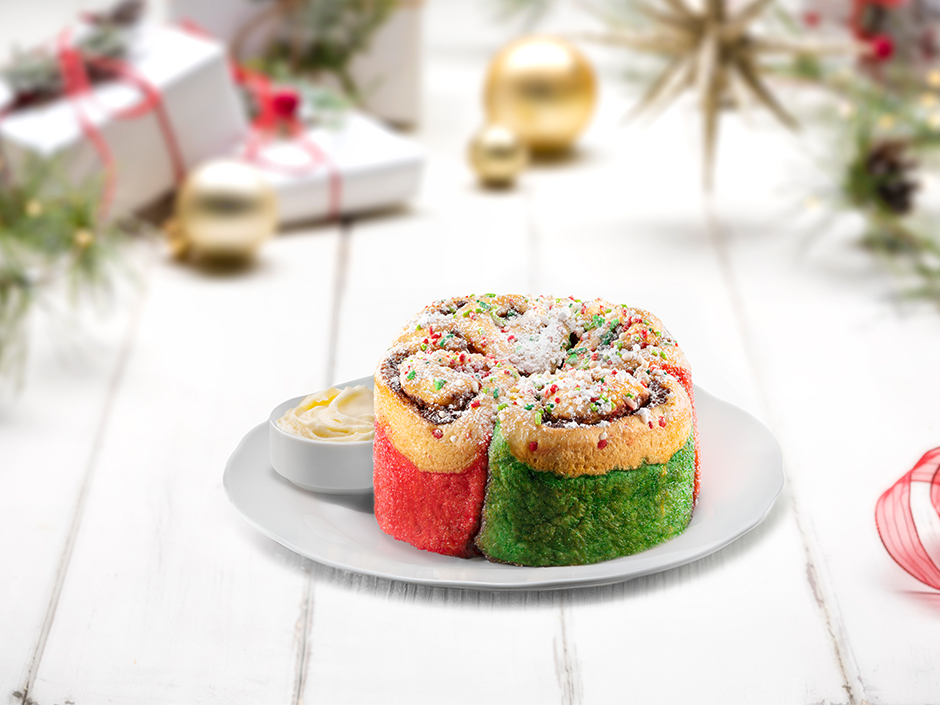 Who-bilicious cinnamon roll available at Grinchmas at Universal Studios Hollywood.